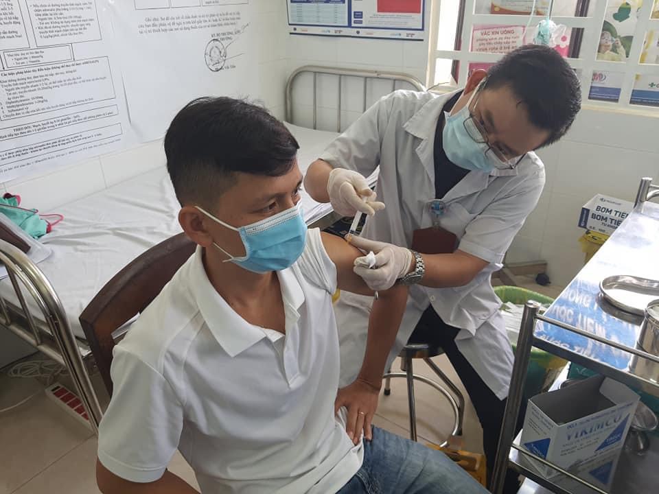 Bộ trưởng Y tế Nguyễn Thanh Long đề nghị TP. Hồ Chí Minh tăng tốc độ tiêm vaccine Covid-19 